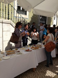 Snacks, sol och vetenskapligt samtal