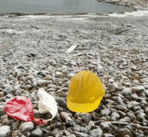 hjälm och ballonger