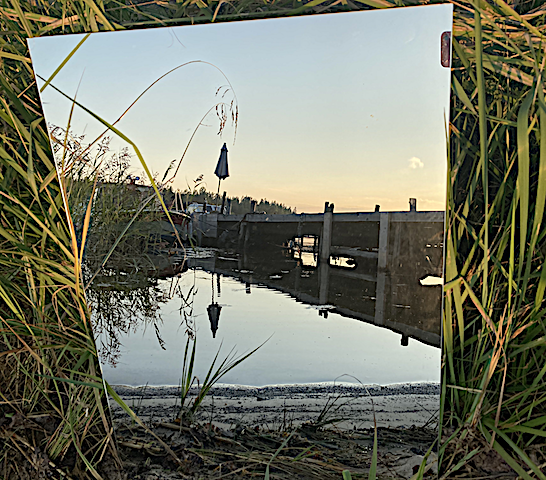 Spegel vid bryggan